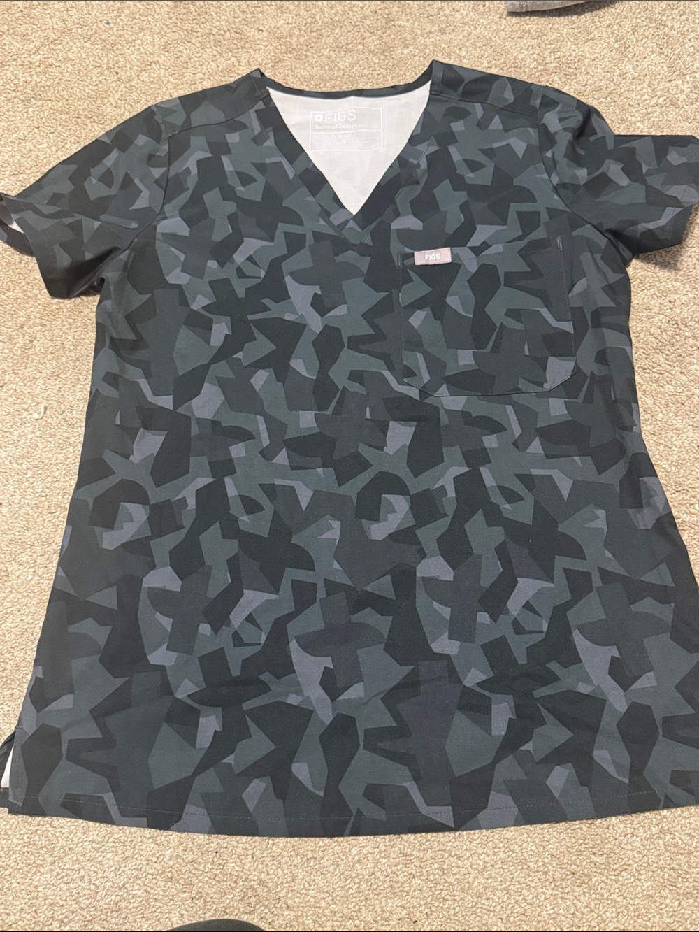 Figs Women's Short Sleeve V-Neck Top in Dark Gray Camo